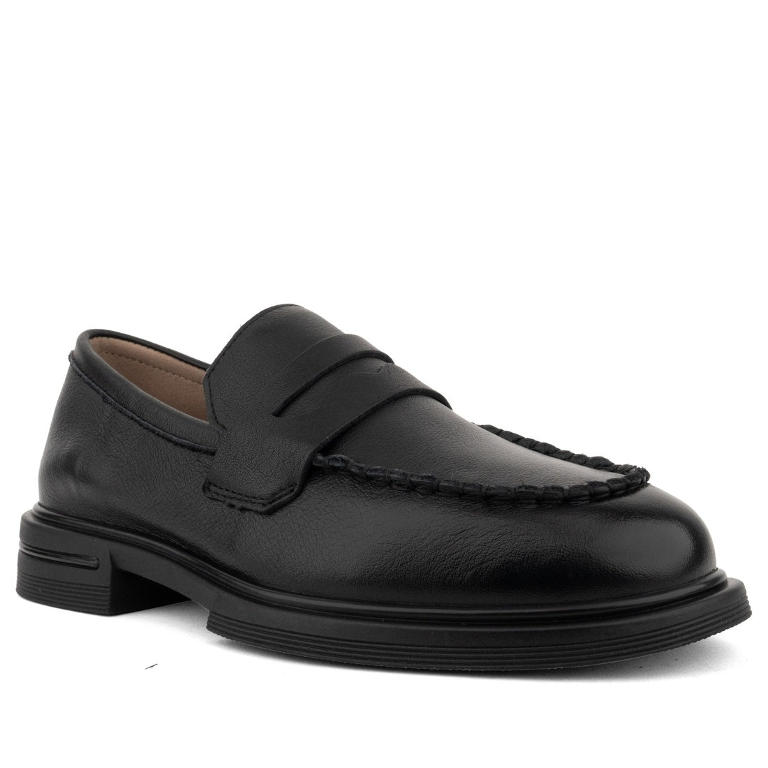 black casual closed loafers