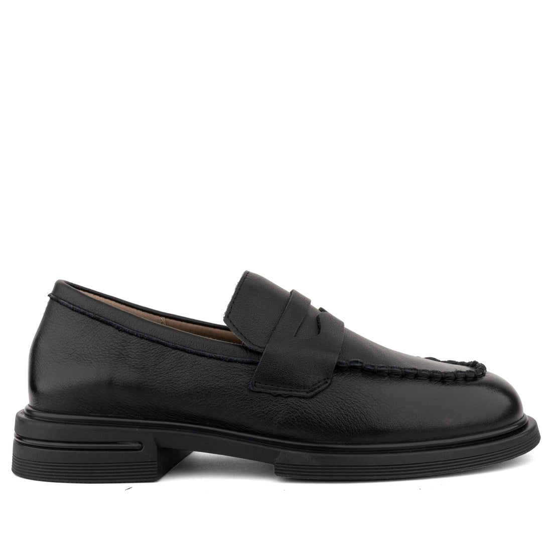 black casual closed loafers
