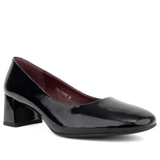 black casual closed pumps