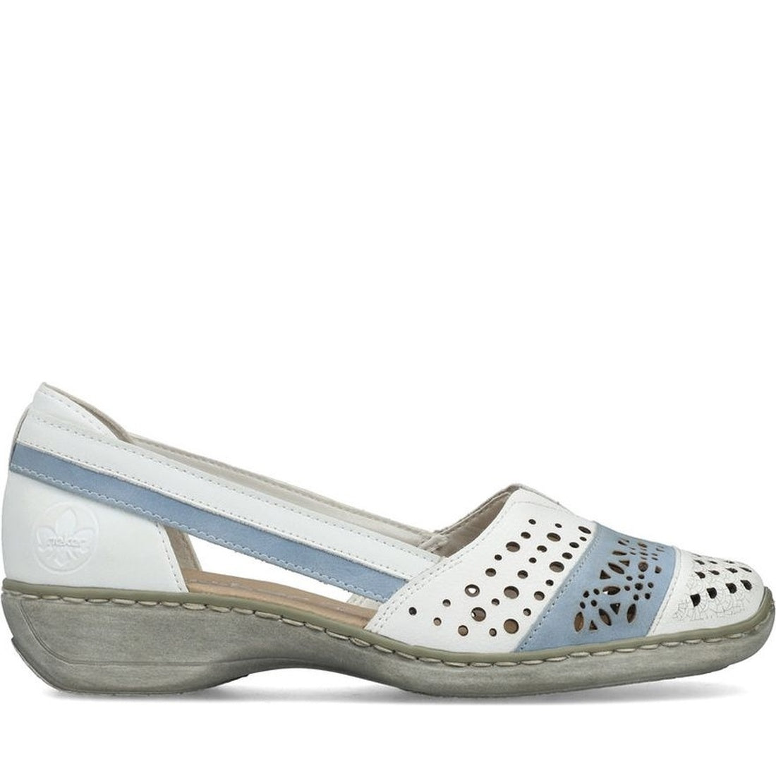 white casual closed ballerinas