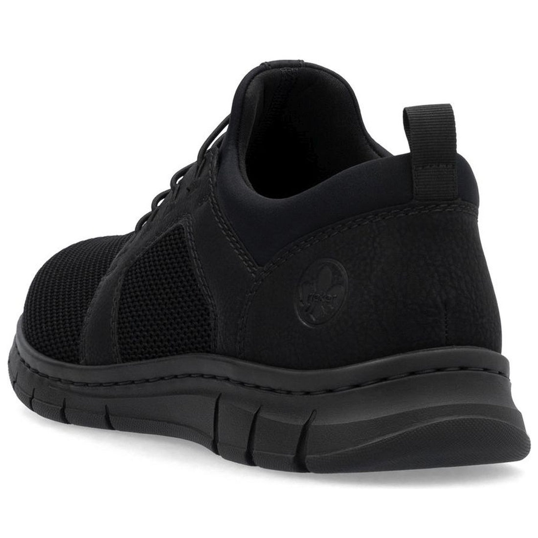 black casual closed slipper