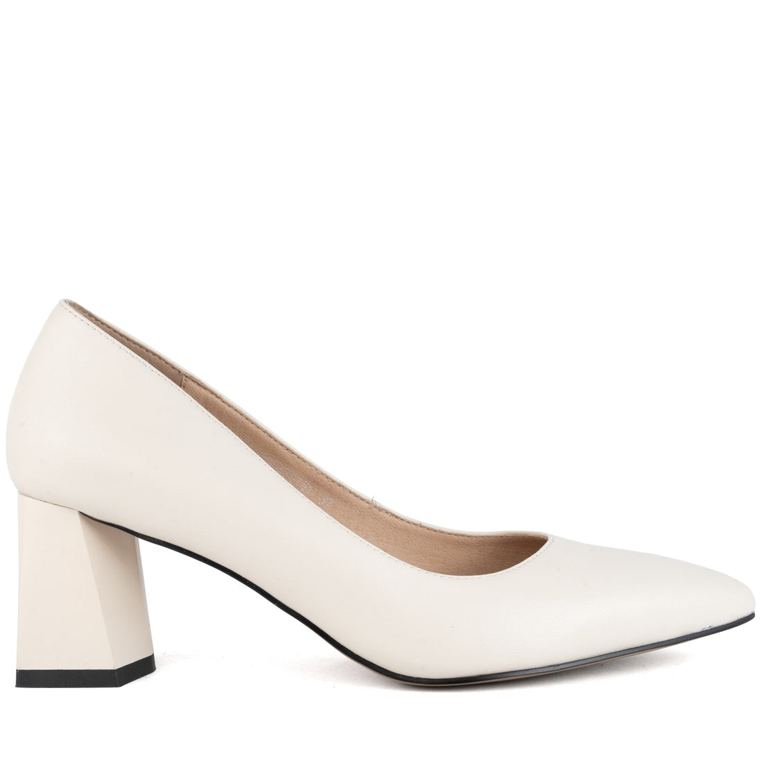 beige elegant closed pumps