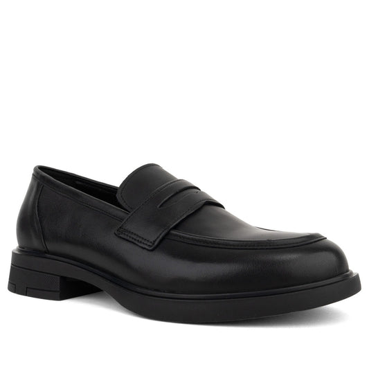 black classic closed loafers