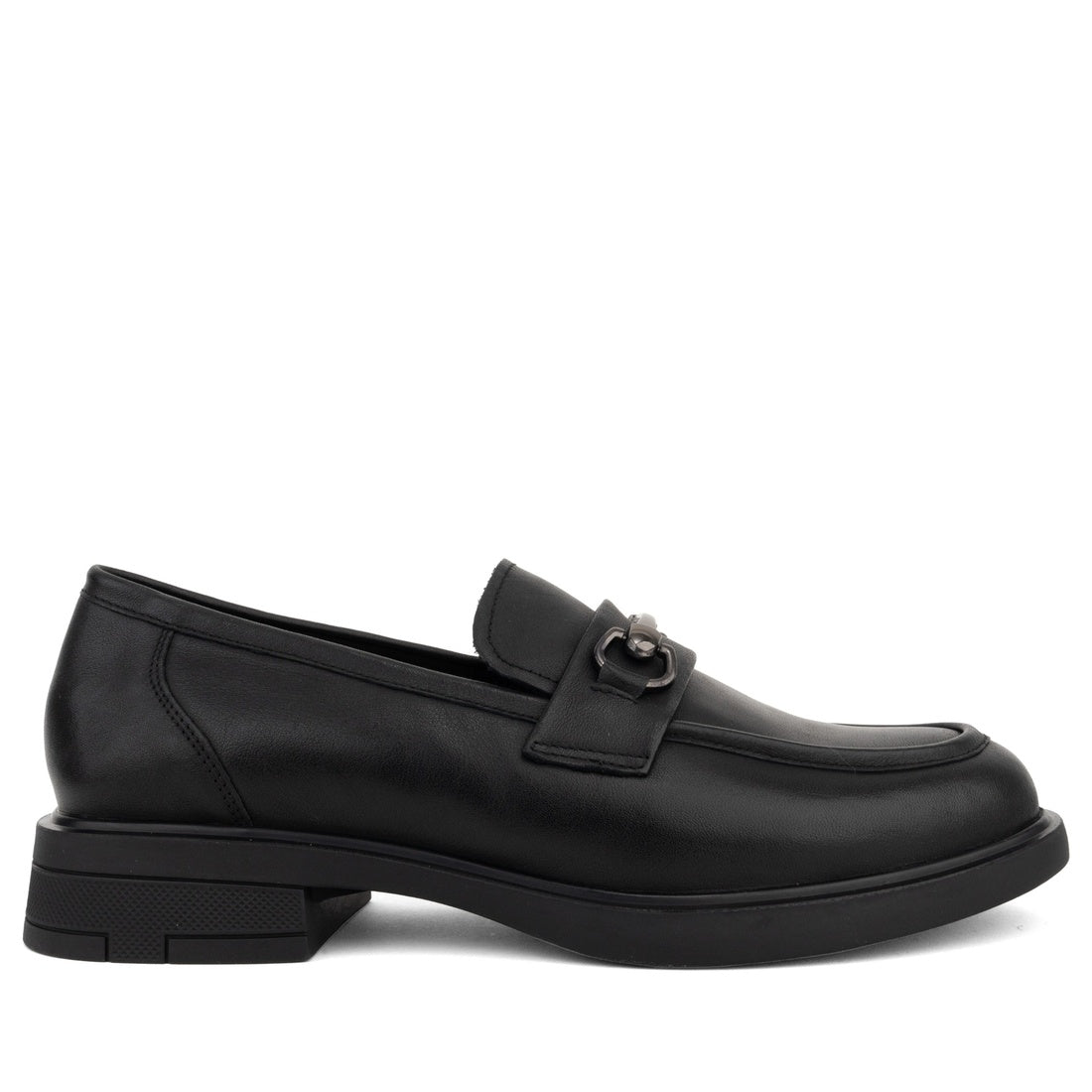 black classic closed loafers