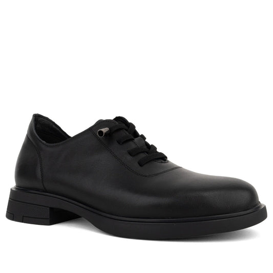 black classic closed shoes