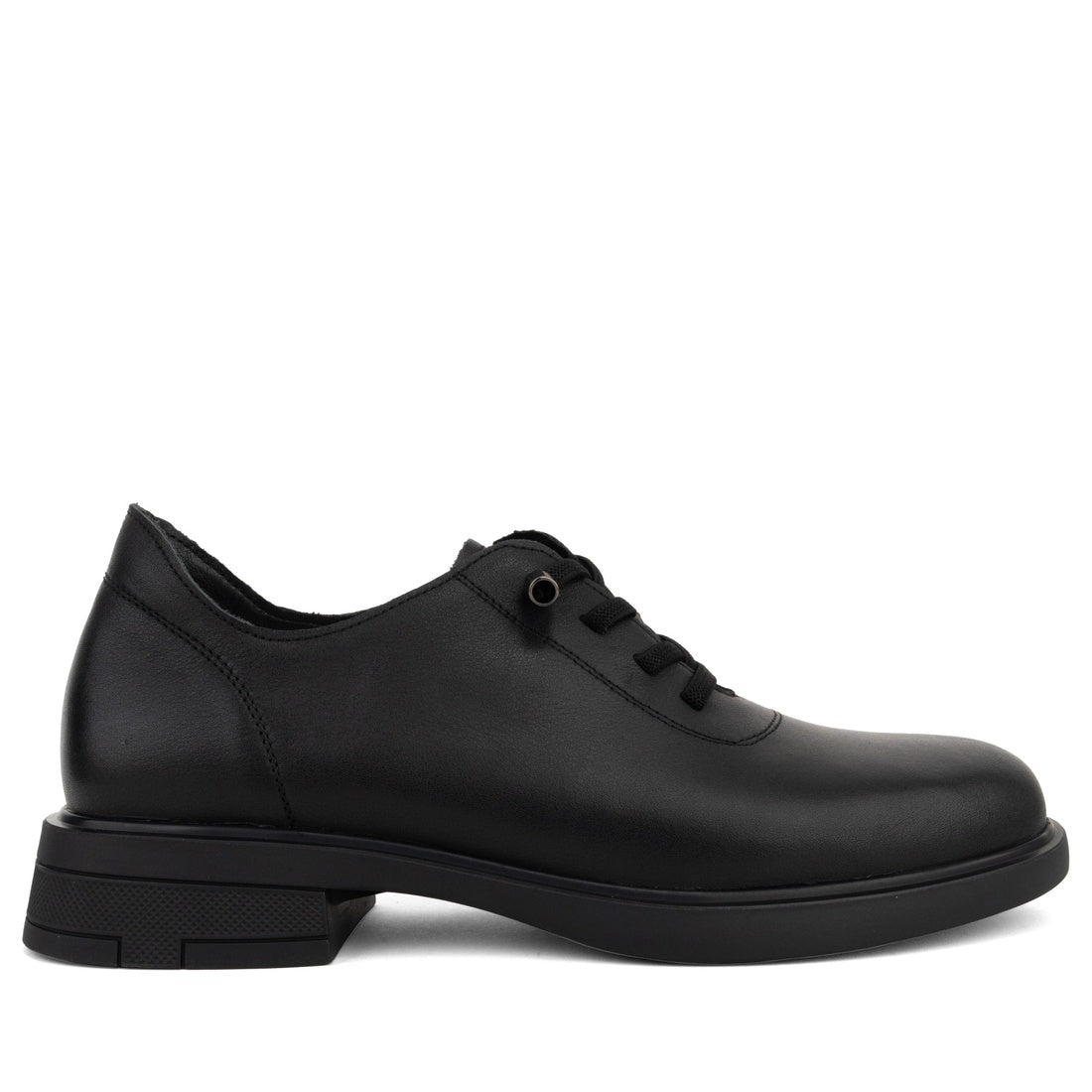 black classic closed shoes