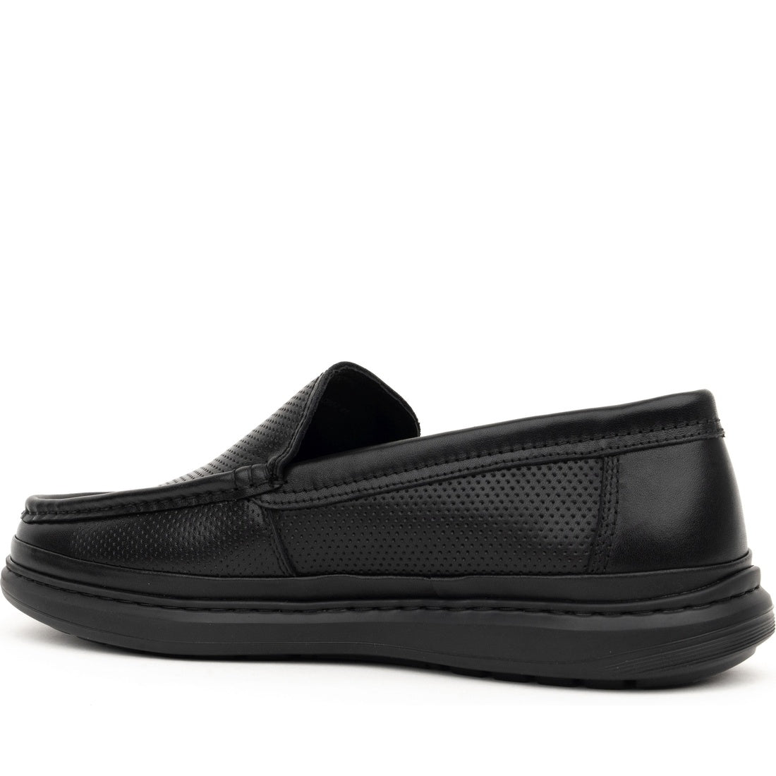 black casual closed mocasins