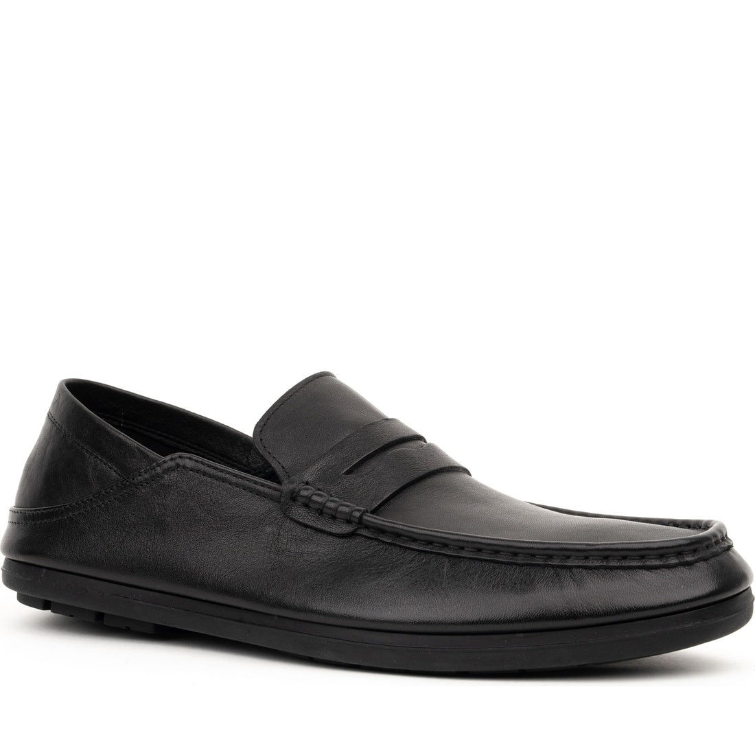 black casual closed mocasins