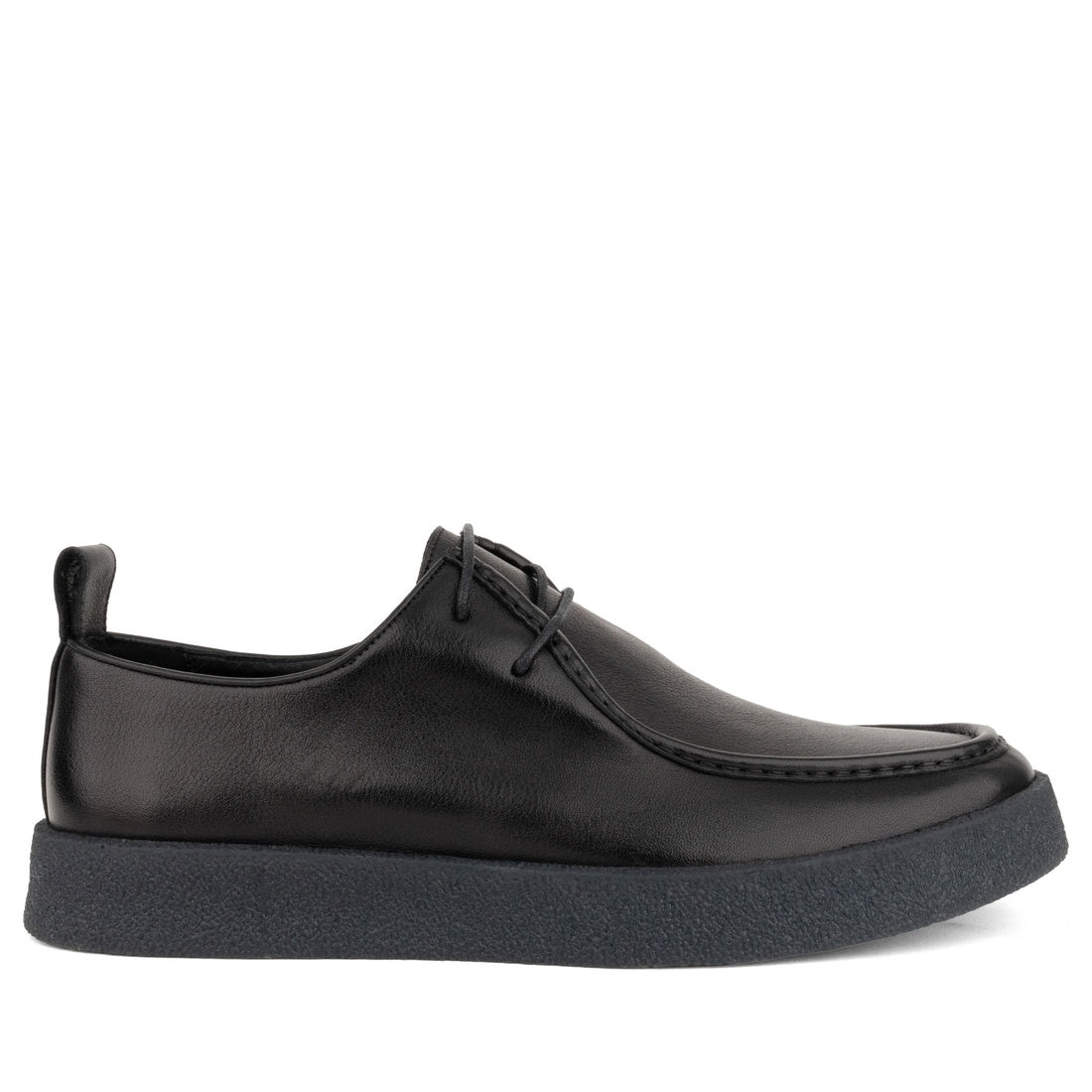black casual closed mocasins