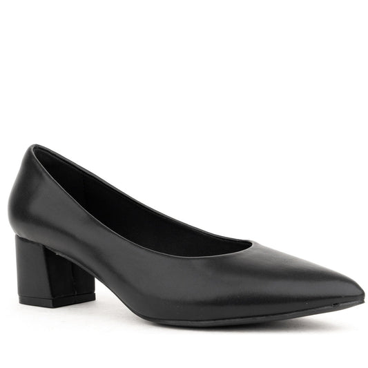 black elegant closed formal pumps