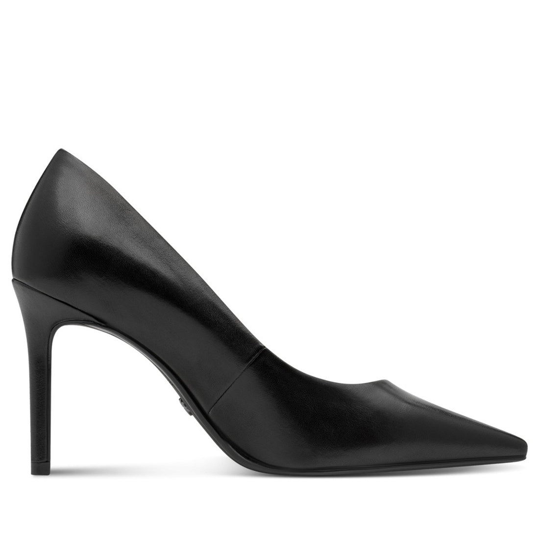 black elegant closed pumps