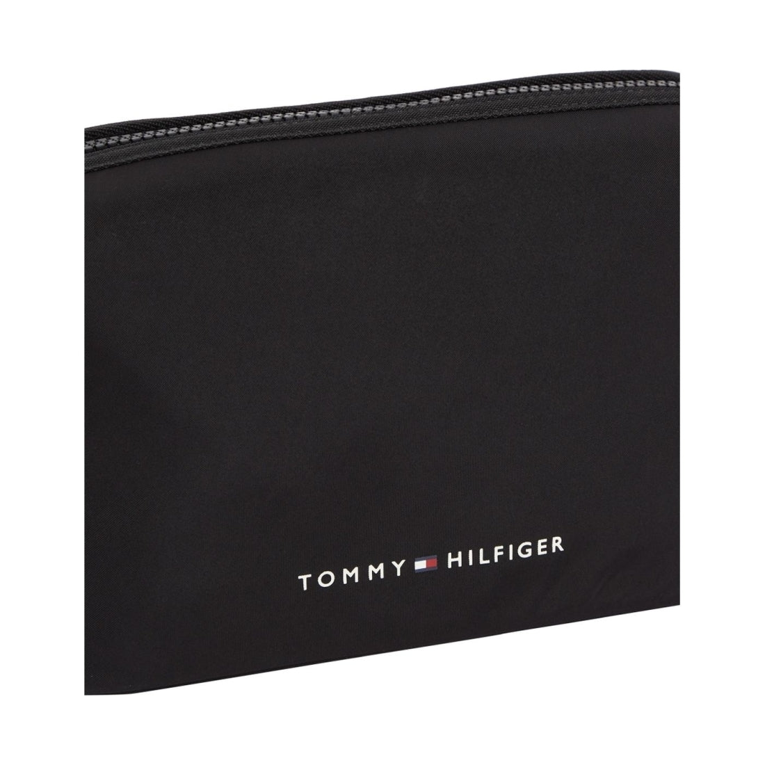 Tommy Hilfiger mens black skyline washbag | Vilbury London