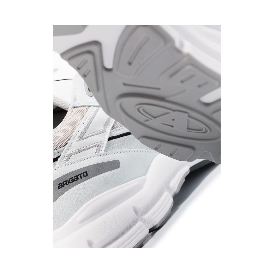 AXEL ARIGATO mens white marathon r-trail shoe | Vilbury London