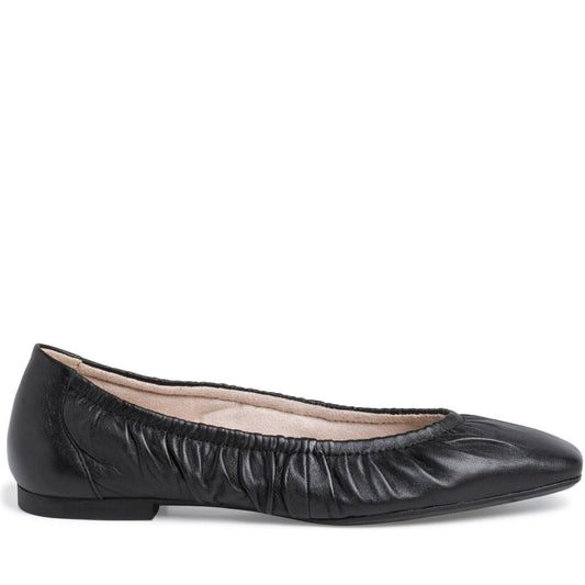 Tamaris Womens black casual closed shoes | Vilbury London